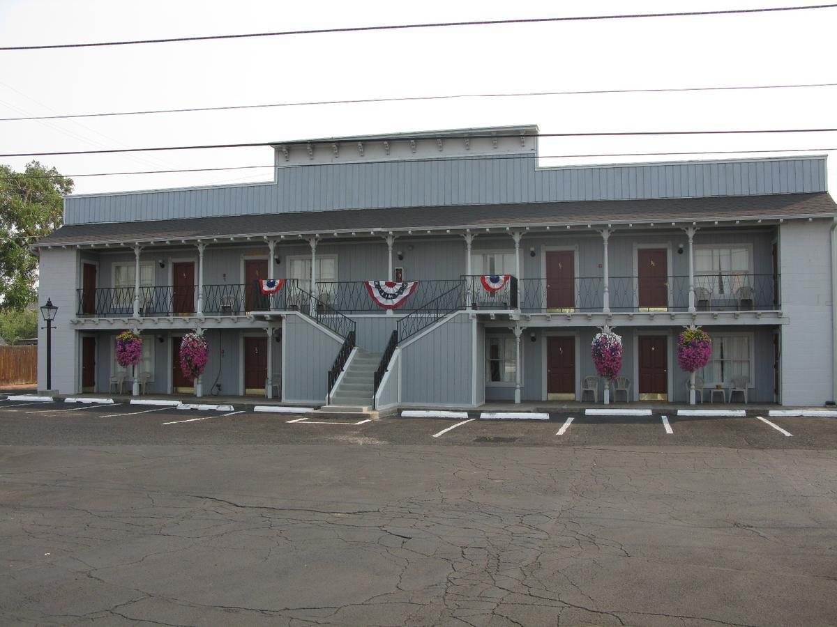 Rustlers Inn Prineville Exterior photo