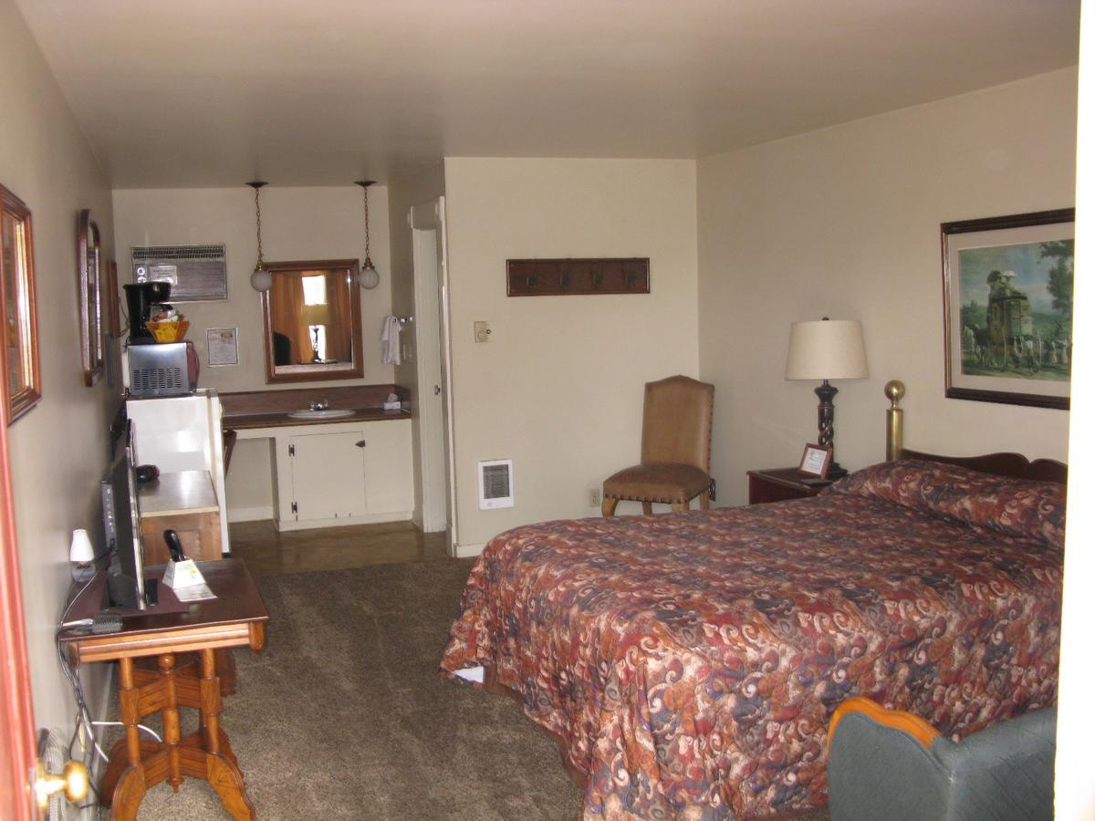 Rustlers Inn Prineville Exterior photo
