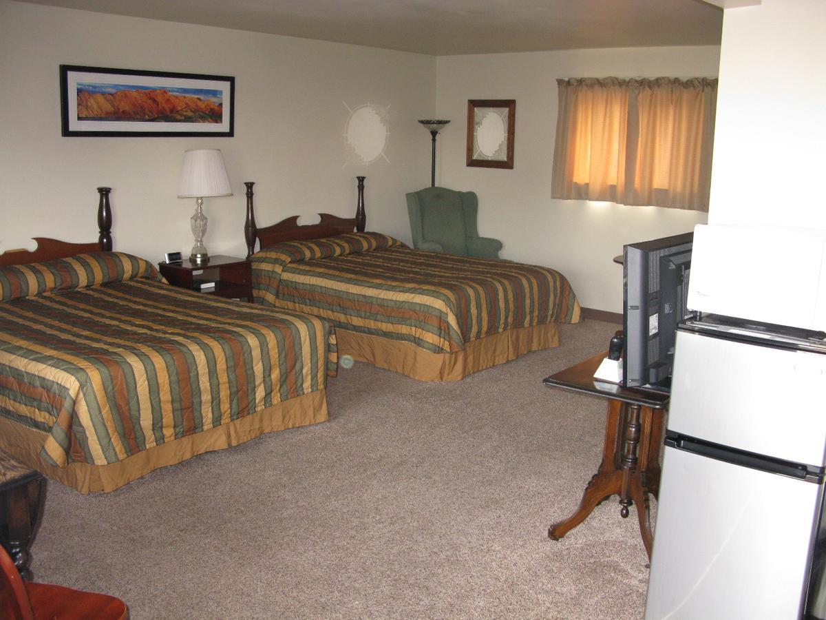 Rustlers Inn Prineville Exterior photo